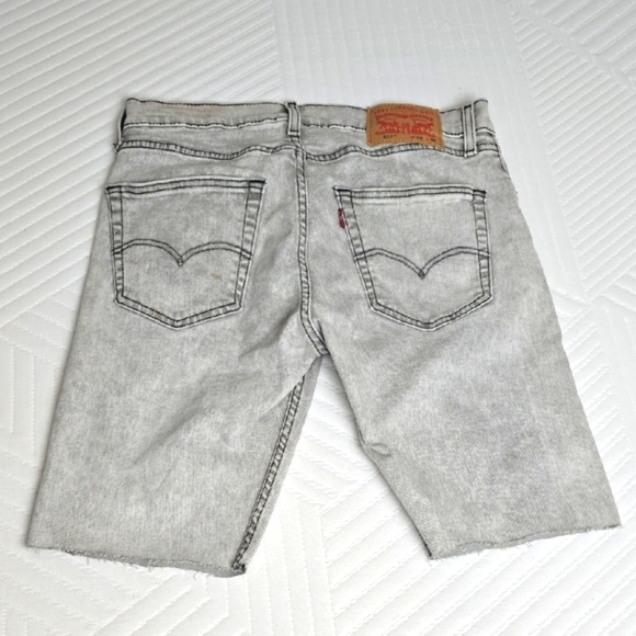 Men's Levi's Gray Denim Jeans  Shorts - Picture 5 of 6